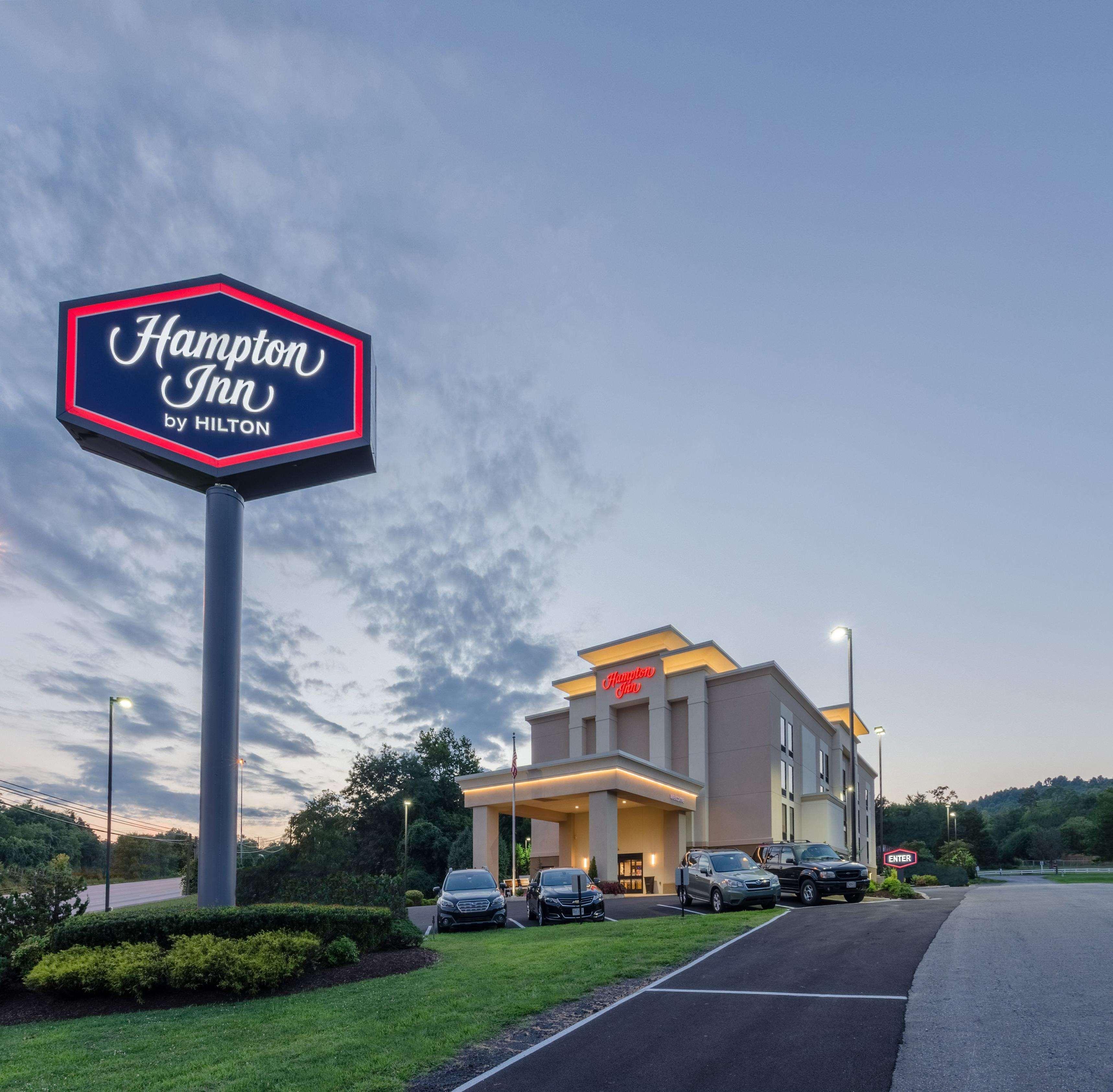 Hampton Inn Covington Va Exteriör bild