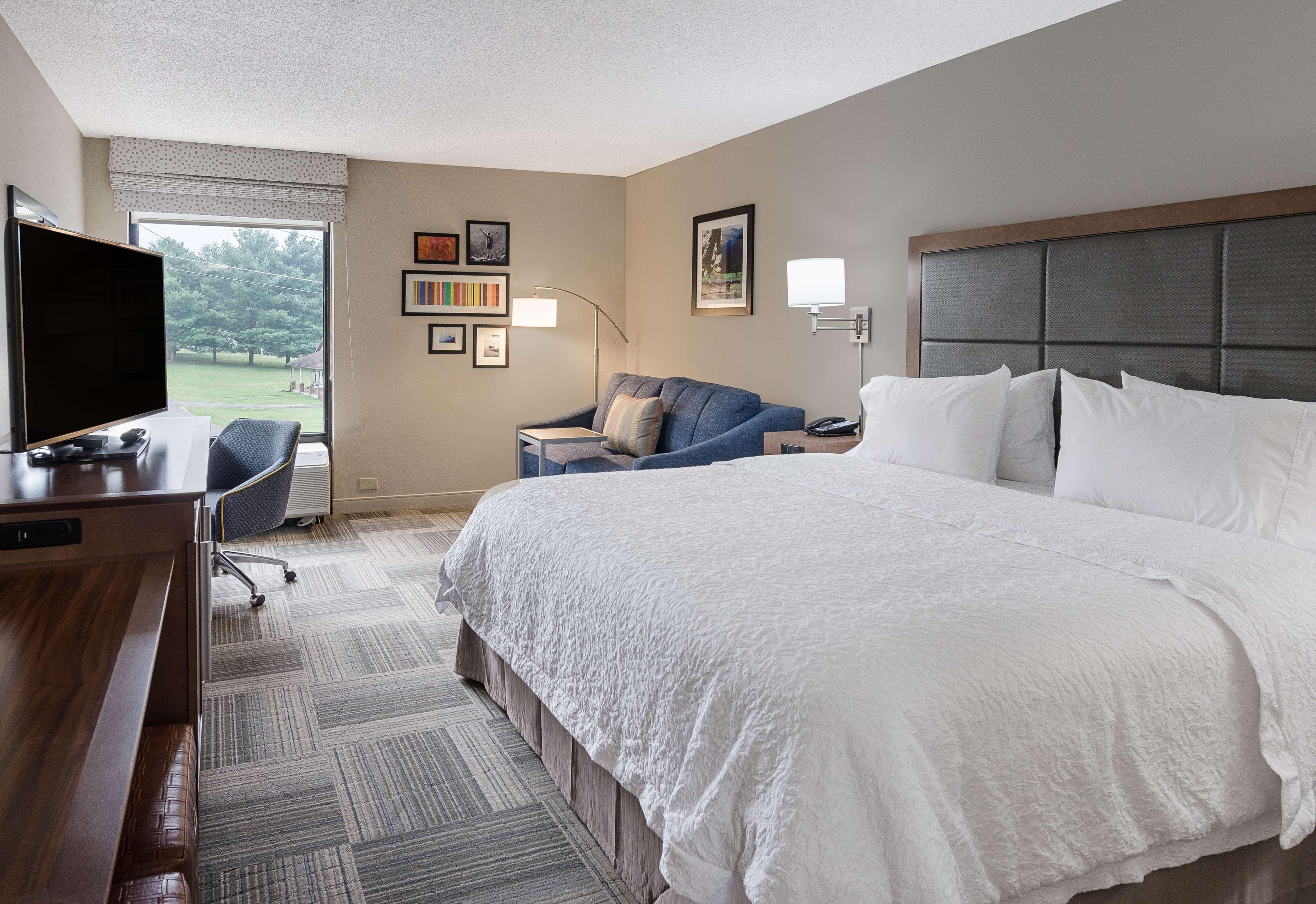 Hampton Inn Covington Va Exteriör bild