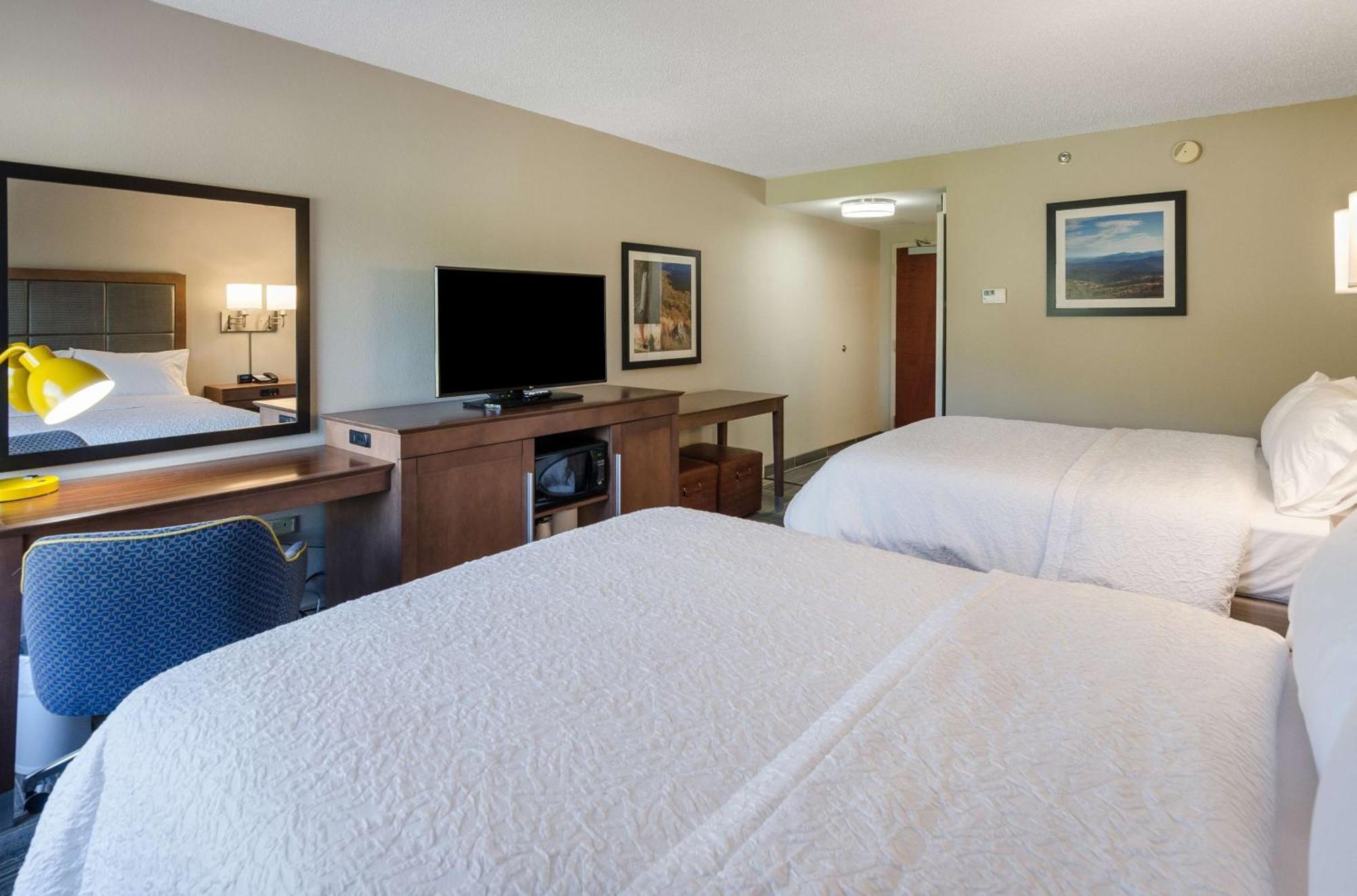 Hampton Inn Covington Va Exteriör bild