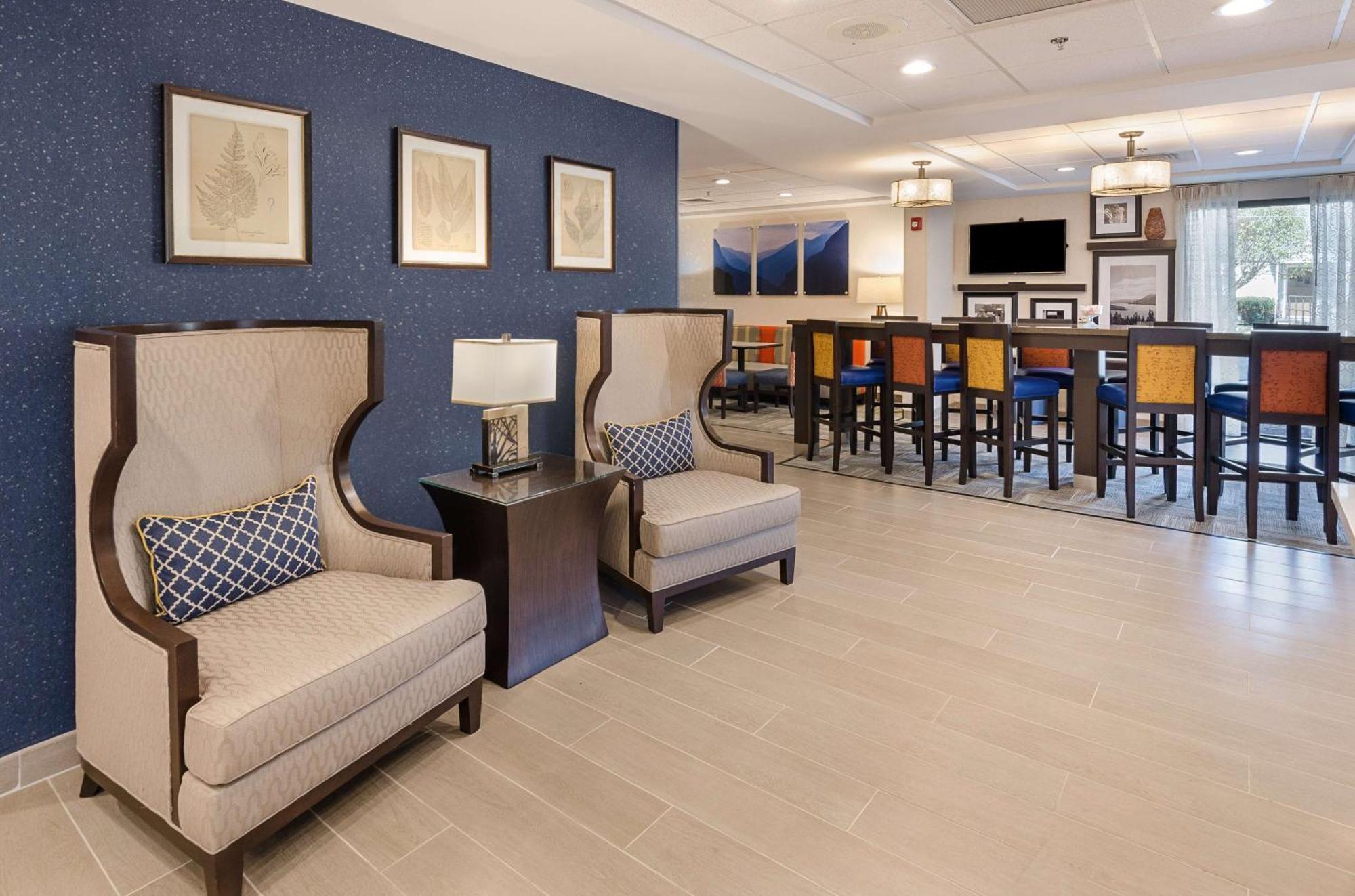 Hampton Inn Covington Va Exteriör bild