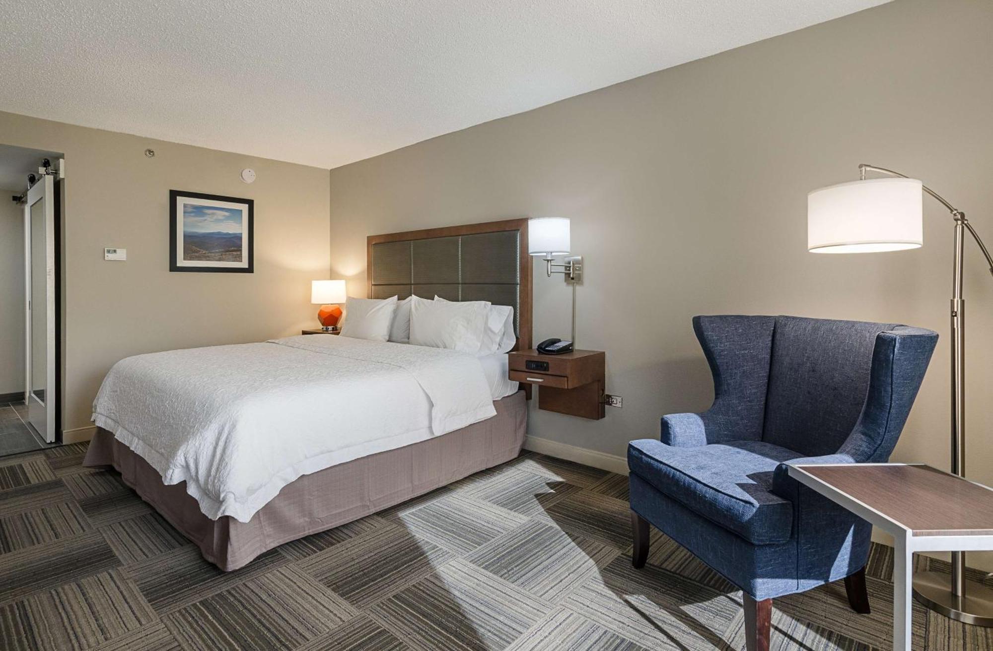 Hampton Inn Covington Va Exteriör bild