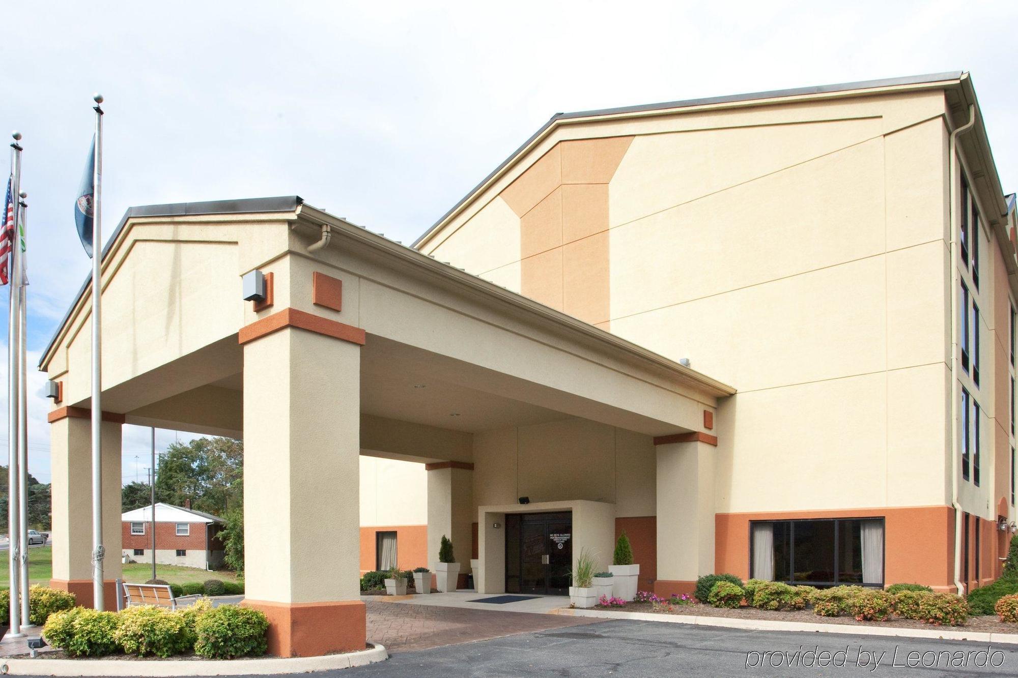 Hampton Inn Covington Va Exteriör bild